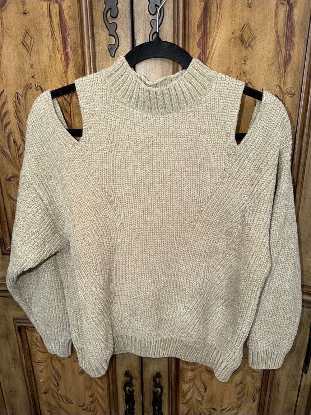 Divided by H&M Chunky Cutout Shoulder Sweater